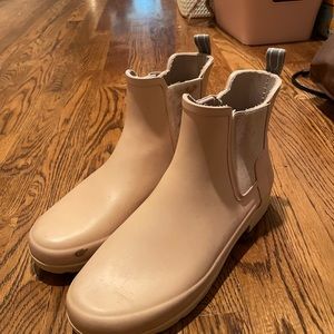Pink Hunter Chelsea boots